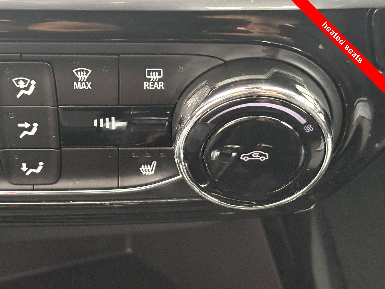 Used 2025 Chevrolet Trax LT w/ LT Convenience Package FWD image 6