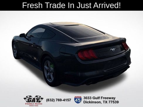 Used 2018 Ford Mustang Coupe RWD image 7