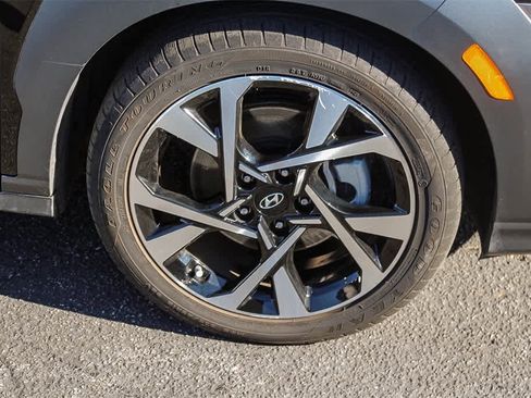 Certified 2022 Hyundai Kona Limited image 14