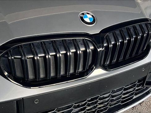 Used 2023 BMW 330i Sedan w/ M Sport Package image 29