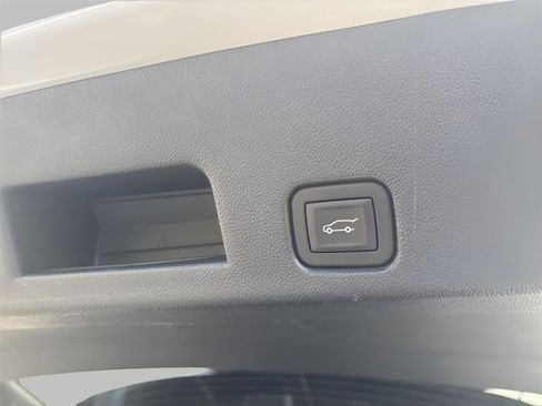 Certified 2025 Chevrolet Traverse RS w/ LPO, Floor Liner Package AWD/4WD image 15