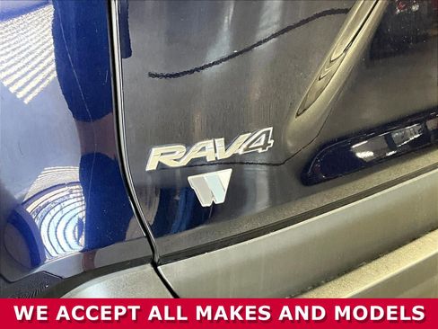 Used 2020 Toyota RAV4 XLE w/ Convenience Package FWD image 20