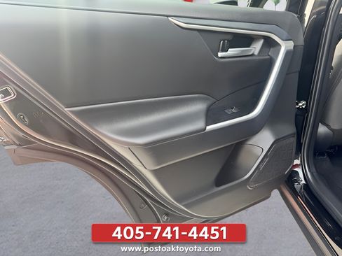 Used 2025 Toyota RAV4 XLE FWD image 22