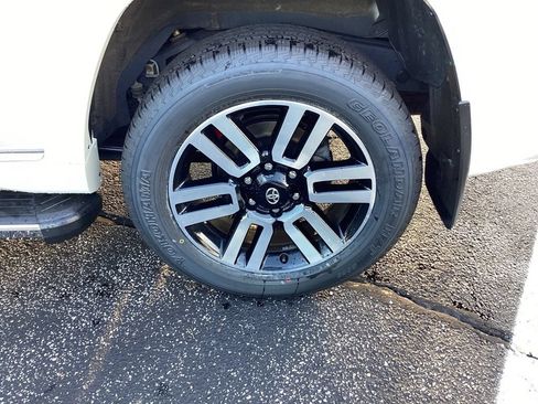 Used 2023 Toyota 4Runner Limited AWD/4WD image 33