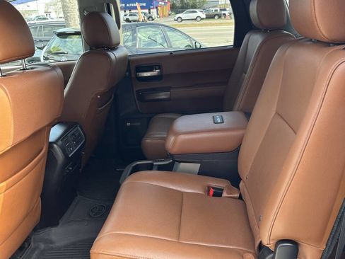 Used 2017 Toyota Sequoia Platinum image 17