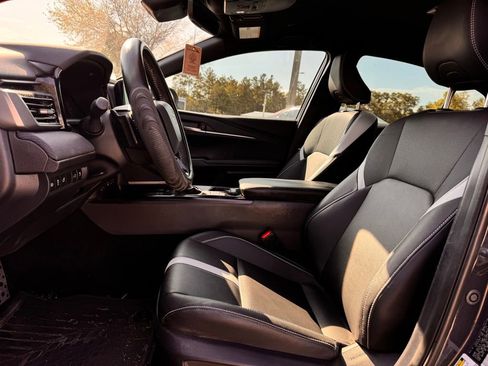 Used 2025 Toyota Camry SE w/ Convenience Package FWD image 8