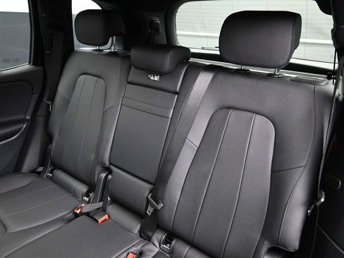 Used 2022 Mercedes-Benz GLB 250 image 16