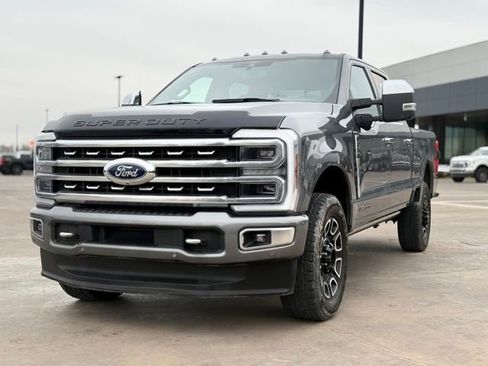 Used 2024 Ford F250 Platinum image 4