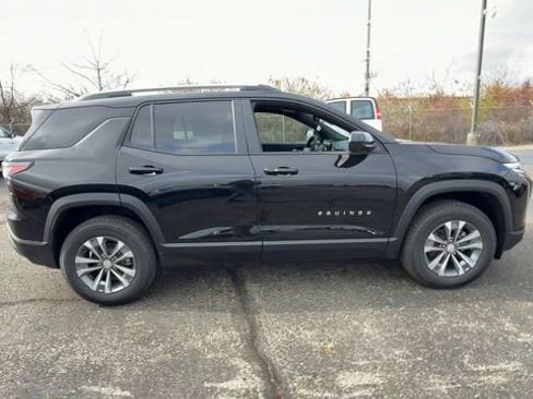 New 2026 Chevrolet Equinox LT w/ Convenience Package II AWD/4WD image 9
