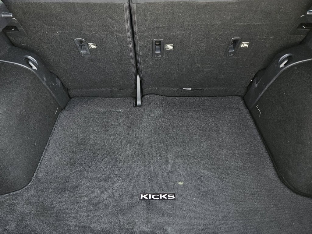 Certified 2019 Nissan Kicks SV FWD image 28