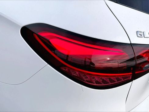 New 2026 Mercedes-Benz GLC 300 image 6