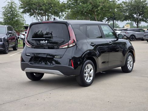 Certified 2025 Kia Soul LX FWD image 4
