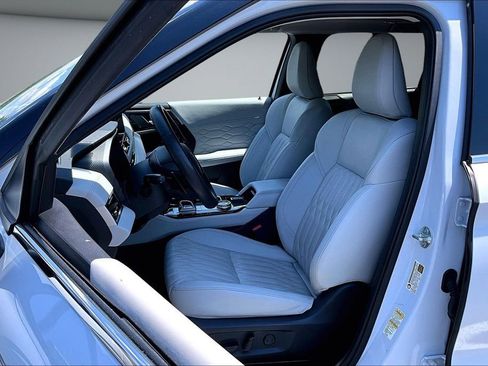 Used 2025 Mitsubishi Outlander SEL AWD/4WD image 21