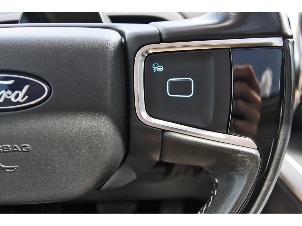 Used 2025 Ford Expedition Platinum AWD/4WD image 23