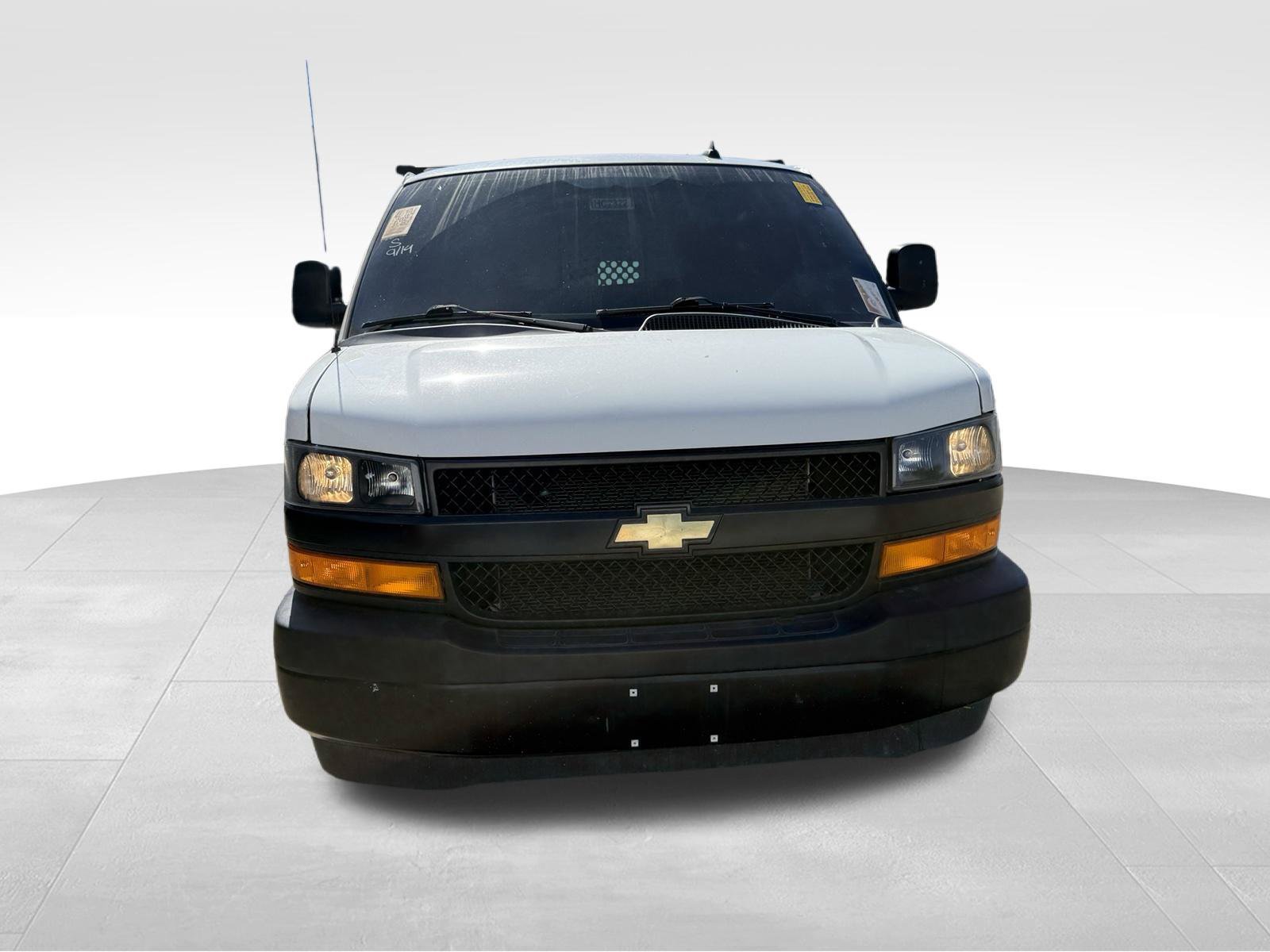 Used 2021 Chevrolet Express 2500 w/ Cold Climate Package RWD image 8