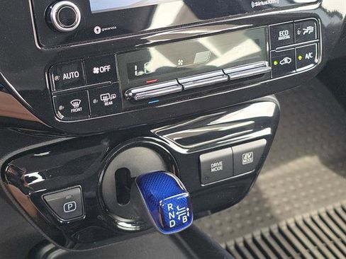 Used 2021 Toyota Prius LE image 22