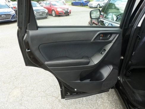 Used 2016 Subaru Forester 2.5i AWD/4WD image 25