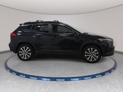 Used 2025 Toyota Corolla Cross XLE w/ Convenience Package AWD/4WD image 5