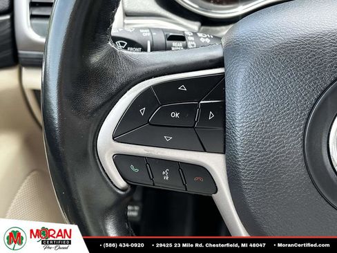 Used 2019 Jeep Grand Cherokee Laredo AWD/4WD image 21