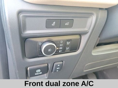 Used 2024 Ford Expedition Limited image 9