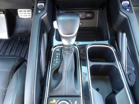 Used 2022 Kia Telluride SX w/ SX Prestige Package image 19