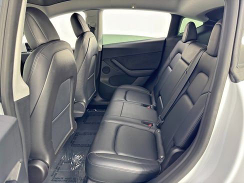 Used 2021 Tesla Model Y Long Range image 40