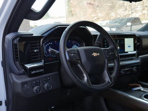 Used 2024 Chevrolet Silverado 2500 High Country w/ High Country Premium Package image 10