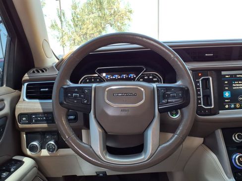 Used 2021 GMC Yukon XL Denali w/ Denali Premium Package RWD image 21