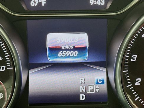 Used 2019 Mercedes-Benz GLA 250 4MATIC w/ Premium Package image 15