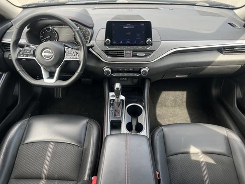 Used 2024 Nissan Altima 2.5 SR FWD image 2