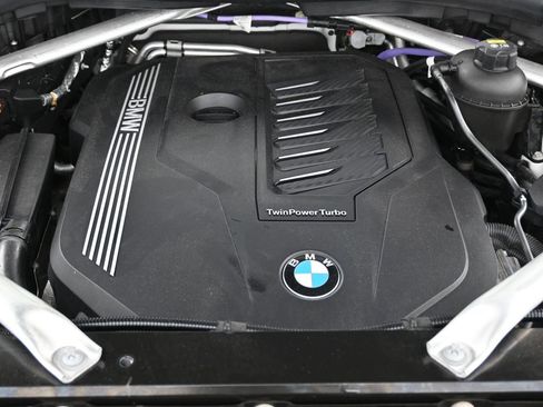 Used 2022 BMW X5 xDrive40i AWD/4WD image 41