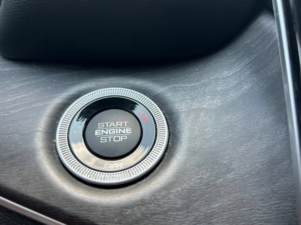 Used 2023 Jeep Grand Cherokee L Limited AWD/4WD image 27