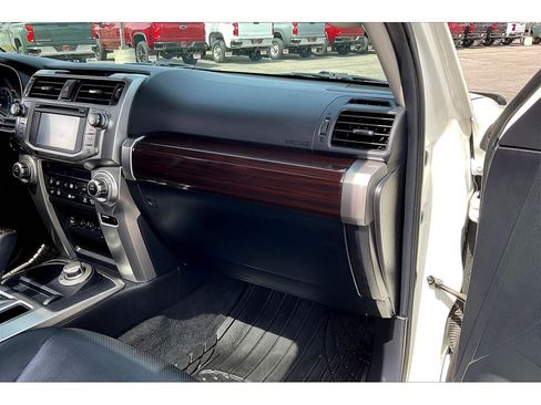Used 2015 Toyota 4Runner Limited AWD/4WD image 18