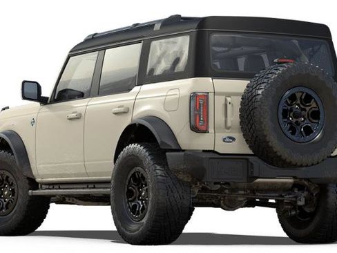 New 2025 Ford Bronco Outer Banks w/ Sasquatch Package image 2