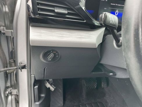 Used 2023 Volkswagen Taos S image 30