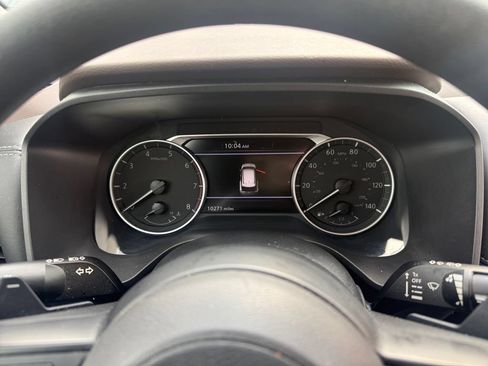 Used 2023 Nissan Rogue S AWD/4WD image 16