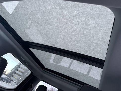 Used 2023 Ford F150 Lariat w/ Equipment Group 502A High image 3