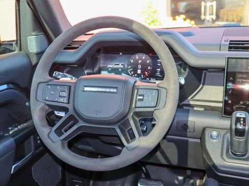 Used 2023 Land Rover Defender 90 V8 image 10