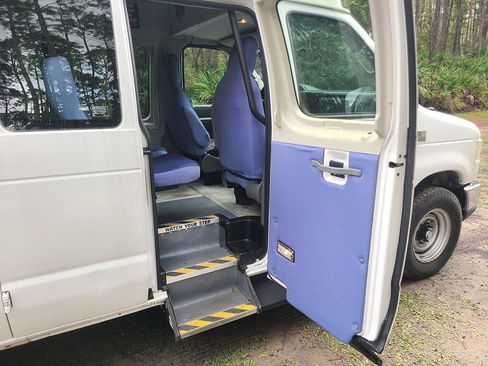 Used 2009 Ford E-250 and Econoline 250 Extended image 26