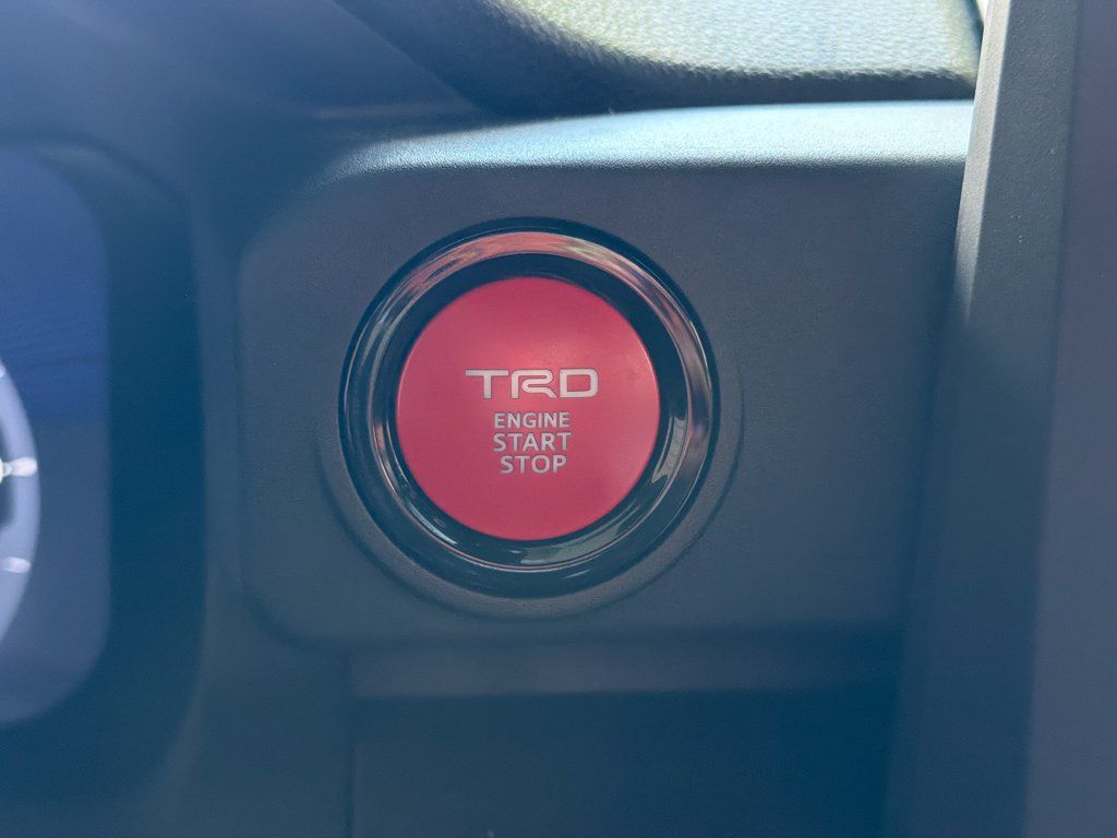 Used 2025 Toyota Tacoma TRD Sport AWD/4WD image 6