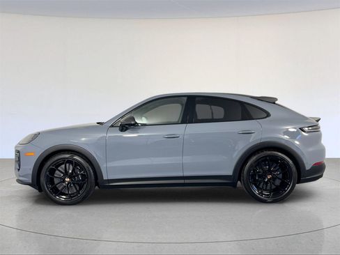 New 2025 Porsche Cayenne Turbo GT image 2