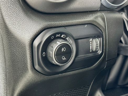 Used 2023 Jeep Gladiator Sport AWD/4WD image 10
