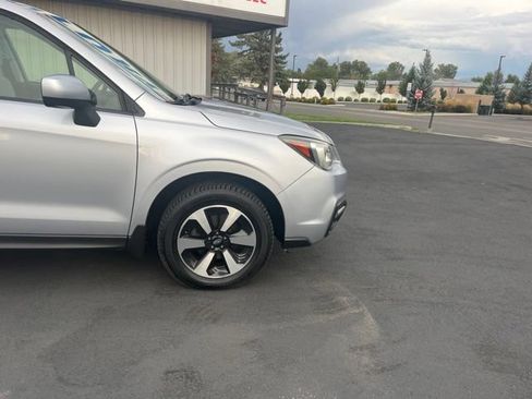 Used 2017 Subaru Forester 2.5i Premium w/ All-Weather Package AWD/4WD image 14