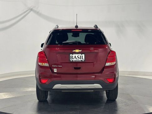 Used 2022 Chevrolet Trax LT w/ LT Convenience Package AWD/4WD image 12