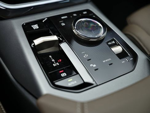 Used 2025 BMW X3 xDrive30i w/ Premium Package image 39