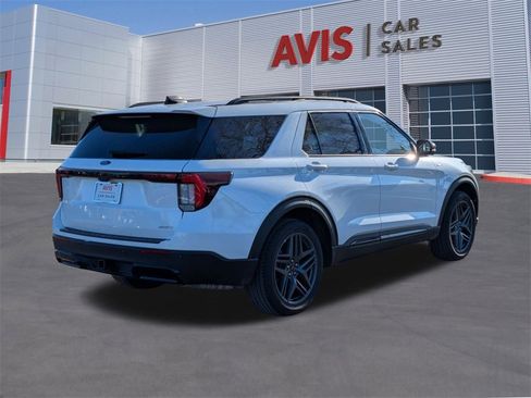 Used 2025 Ford Explorer ST-Line w/ ST-Line Street Pack image 6