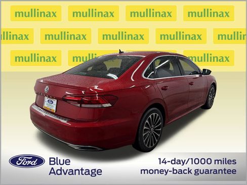 Used 2022 Volkswagen Passat 2.0T FWD image 3