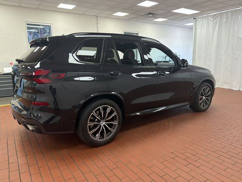 Used 2024 BMW X5 xDrive40i w/ M Sport Package image 8