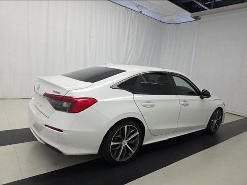 Used 2023 Honda Civic Touring image 3
