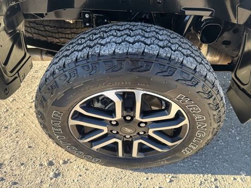 Used 2024 Ford Ranger Lariat w/ FX4 Off-Road Package image 34